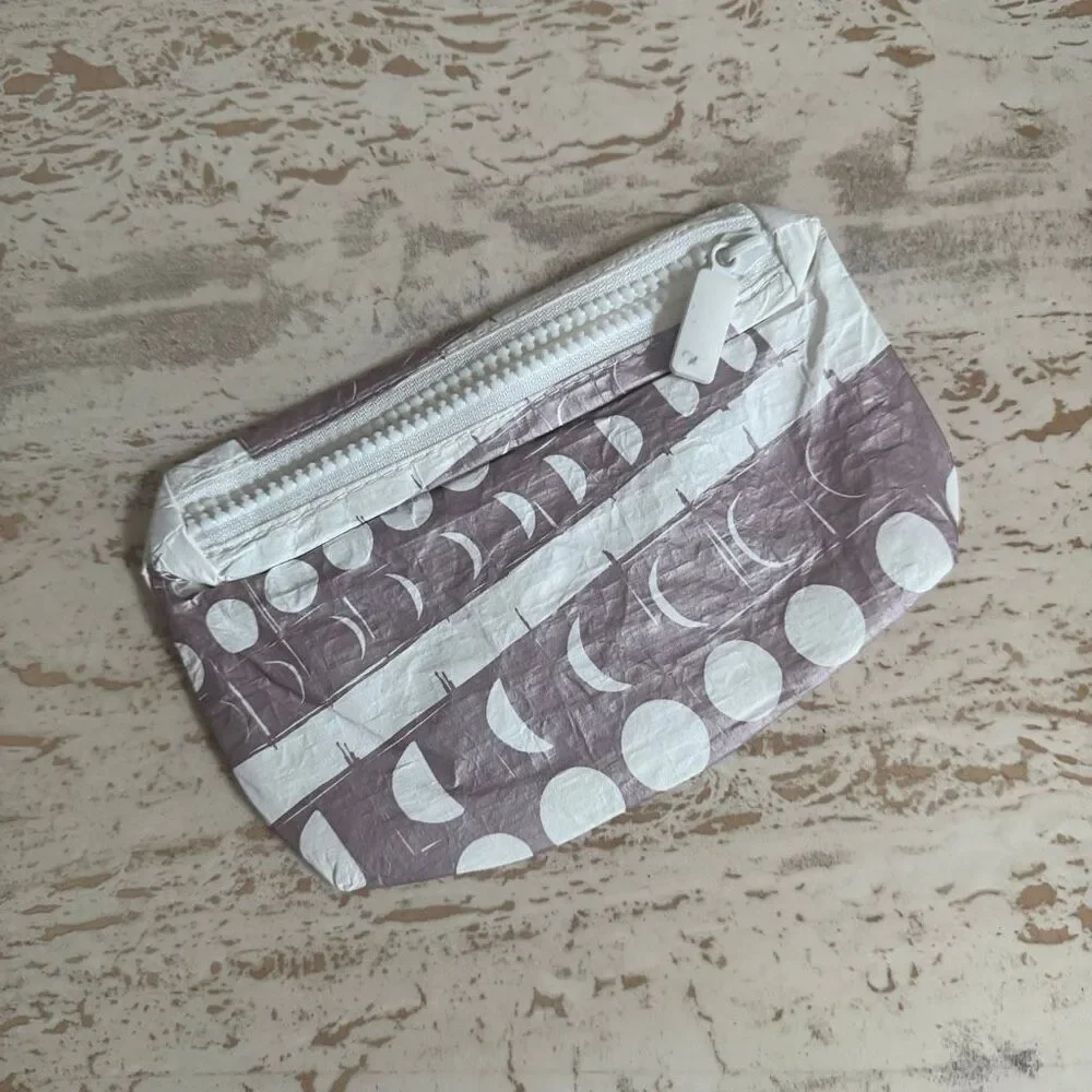 Aloha Collection Kealopiko mini pouch - rose gold moon phase print - Picture 4 of 10